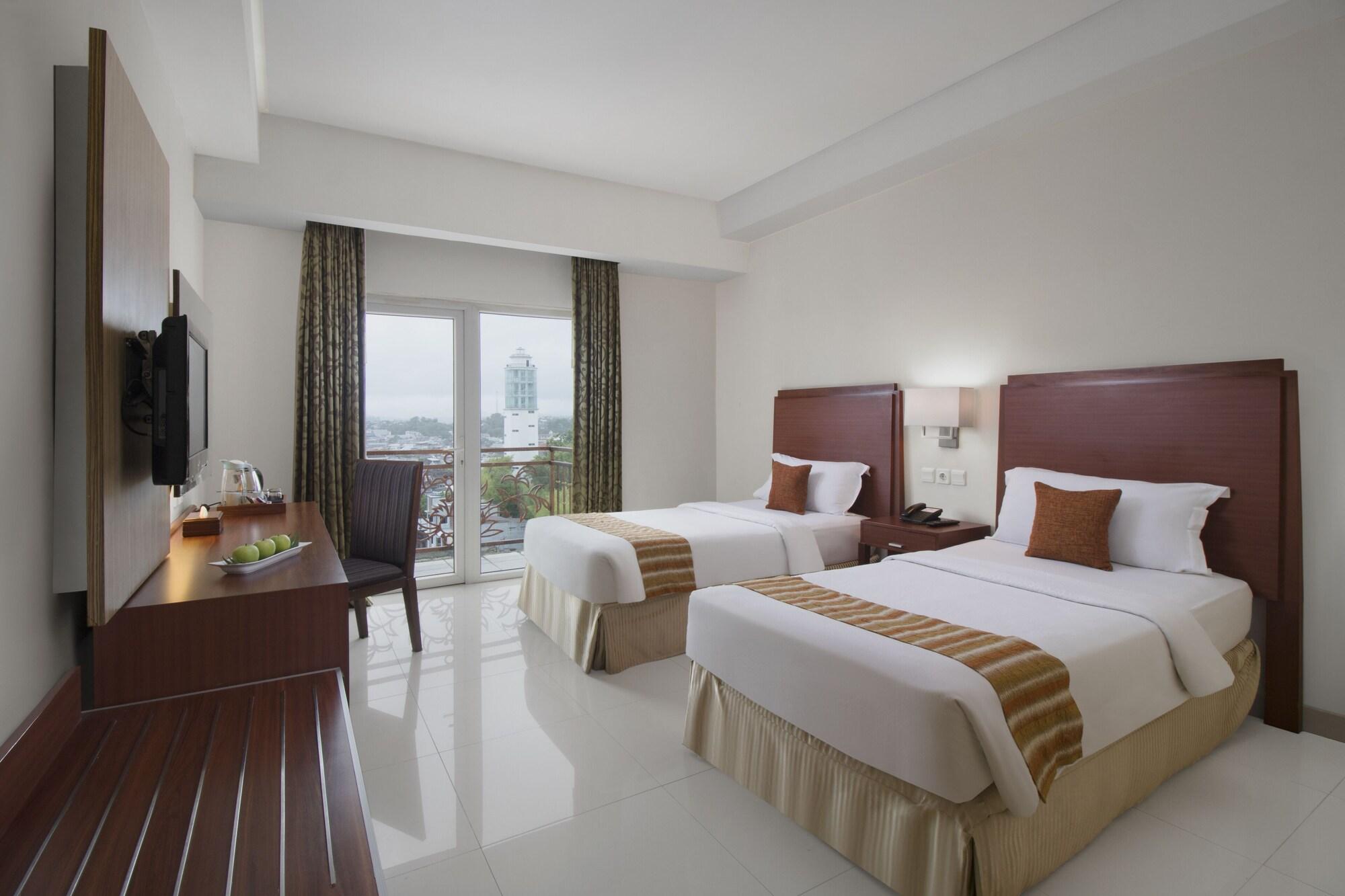 ASTON Manado Hotel Exterior foto
