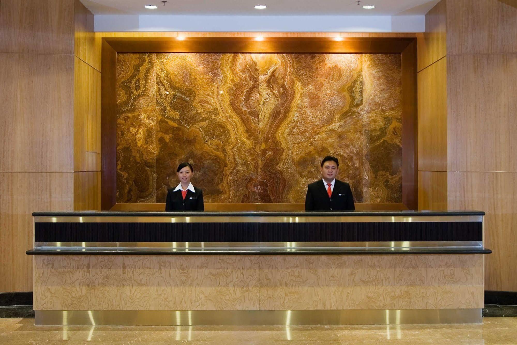 ASTON Manado Hotel Exterior foto